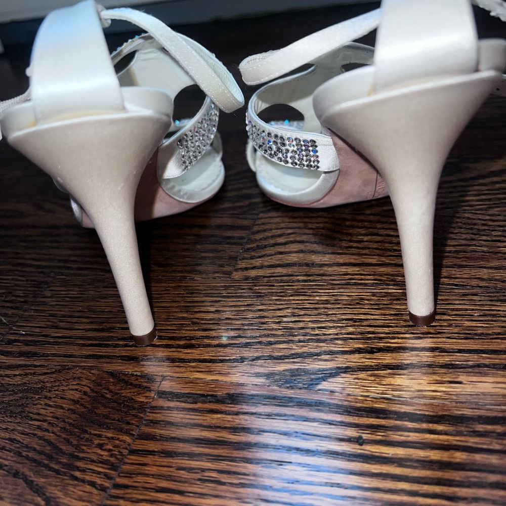 Benjamin Adams Glamorous Silver Rhinestone Heels - Picture 4 of 6